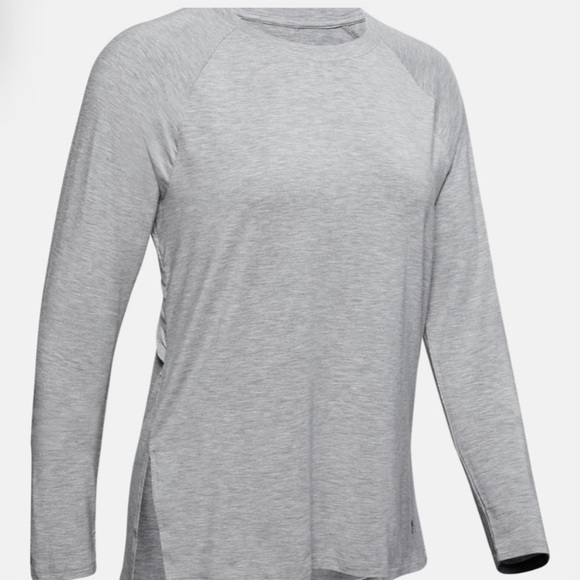 Under Armour - Long Sleeve Loose Athletic Top NWT - Picture 5 of 12